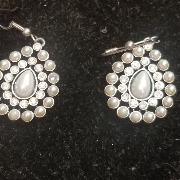 Vintage Premier Designs Pearl and Rhinestone Pendant, Earing and Bracelet Set - Picture 5 of 12